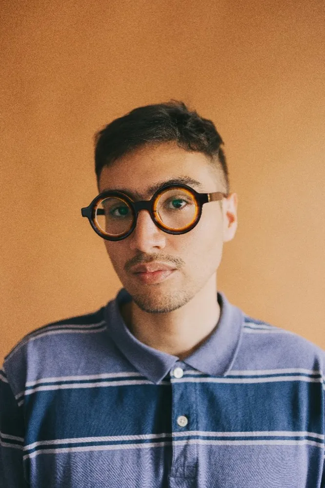 Student using peer support